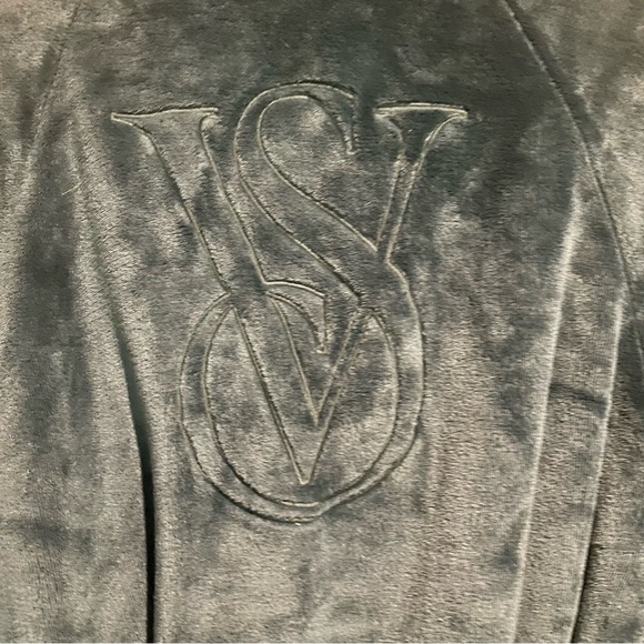 Victoria's Secret Green Plush Robe Shawl Collar - Picture 4 of 9